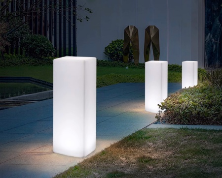 Светильник Колонна 30х180  питание от АКБ, RGB